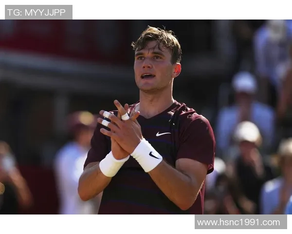 深圳网球队的个人能力揭秘：网球巨星背后的训练与成长之路